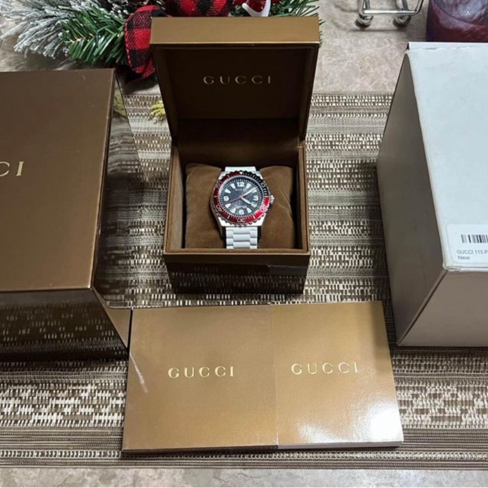 Authentic — Automatic Gucci 115 Pantheon YA115228